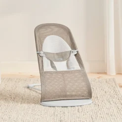 BABYBJORN BabyBjörn Balance Soft Skråstol Mesh, Gråbeige/Hvid