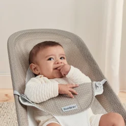 BABYBJORN BabyBjörn Balance Soft Skråstol Mesh, Gråbeige/Hvid
