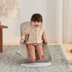 BABYBJORN BabyBjörn Balance Soft Skråstol Mesh, Gråbeige/Hvid