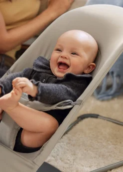 BABYBJORN BabyBjörn Balance Soft Skråstol Tri-Fabric, Sandgrå