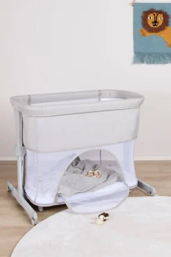 Børn Beemoo CARE 2-i-1 Bedside Crib & Kravlegård, Light Grey