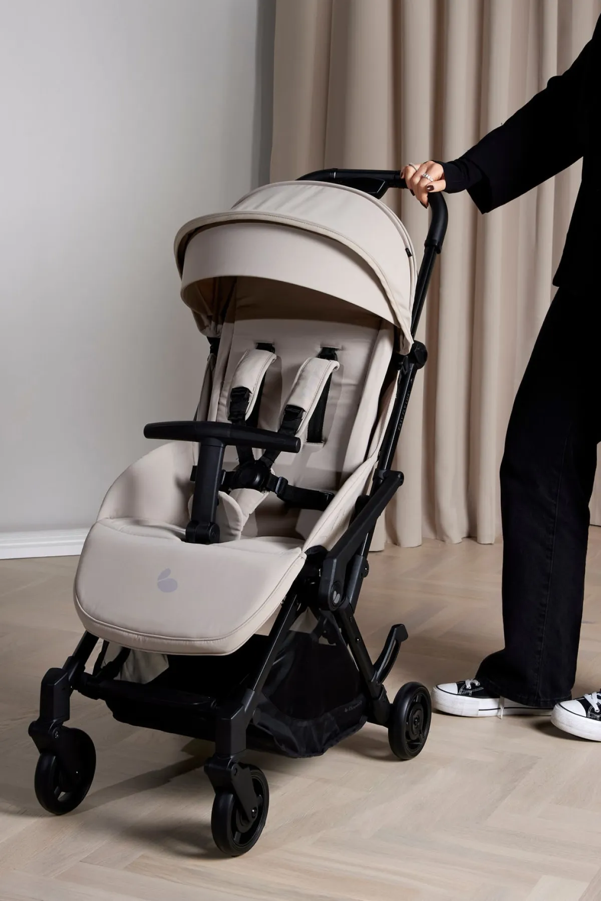 Beemoo Vognpakker-Easy Fly Lux 4 Klapvogn inkl Regnslag, Sand Beige