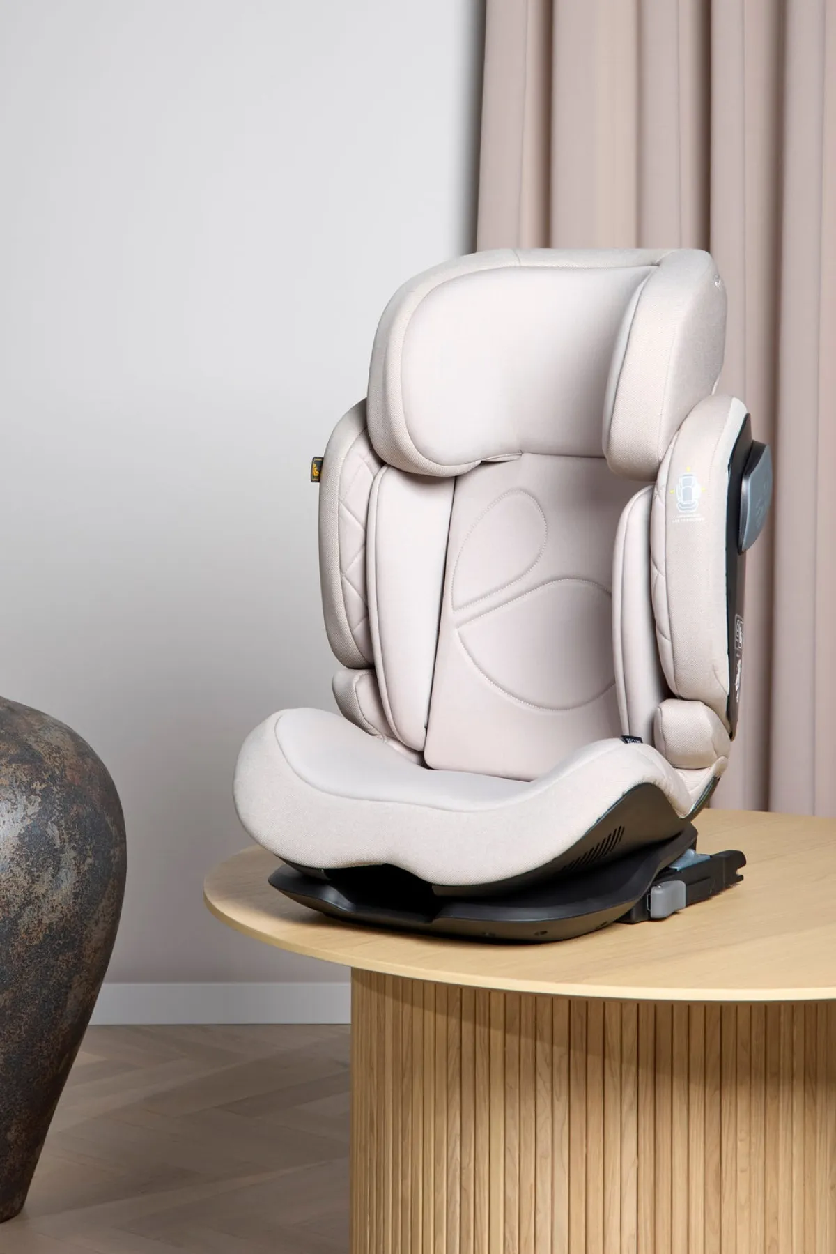 Beemoo Recline i-Size Autostol inkl. Deluxe Sædebeskytter med Opbevaring, Oat