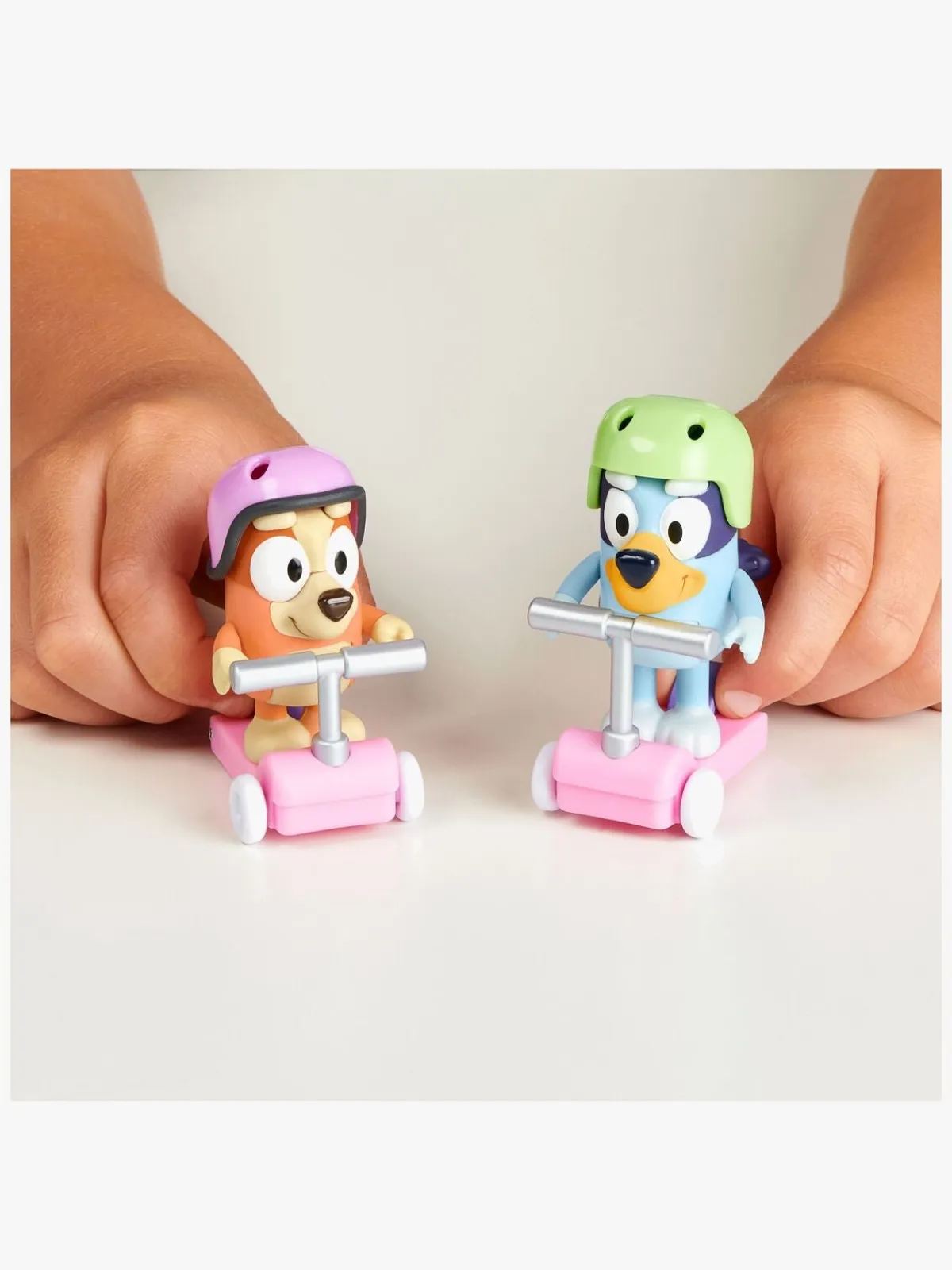Bluey Legetøjsfigurer-Figursæt & Bingo med Løbehjul