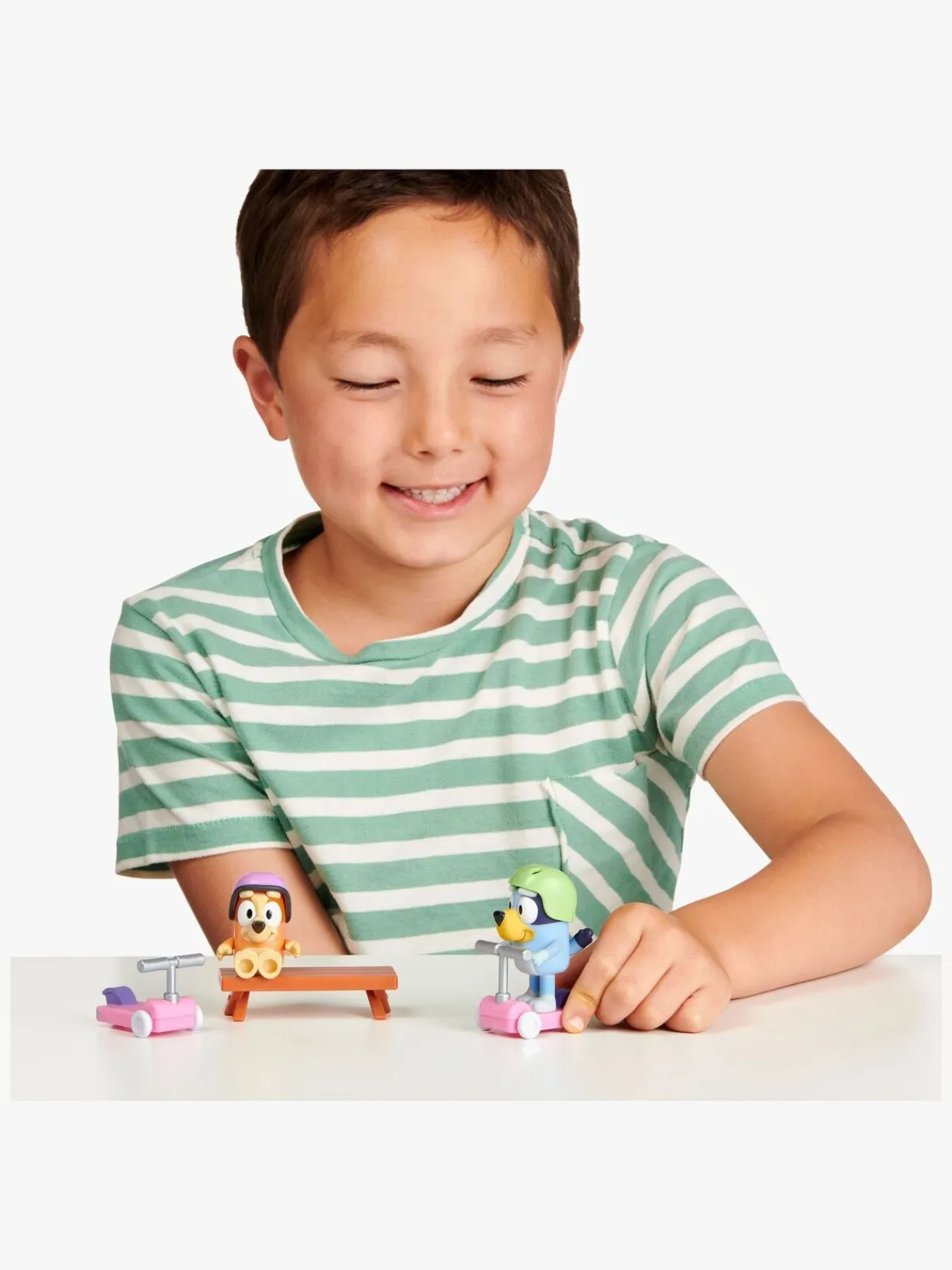Bluey Legetøjsfigurer-Figursæt & Bingo med Løbehjul