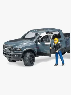 Bruder RAM 2500 Power Wagon Inkl. Trailer m. Roadster Racing Team