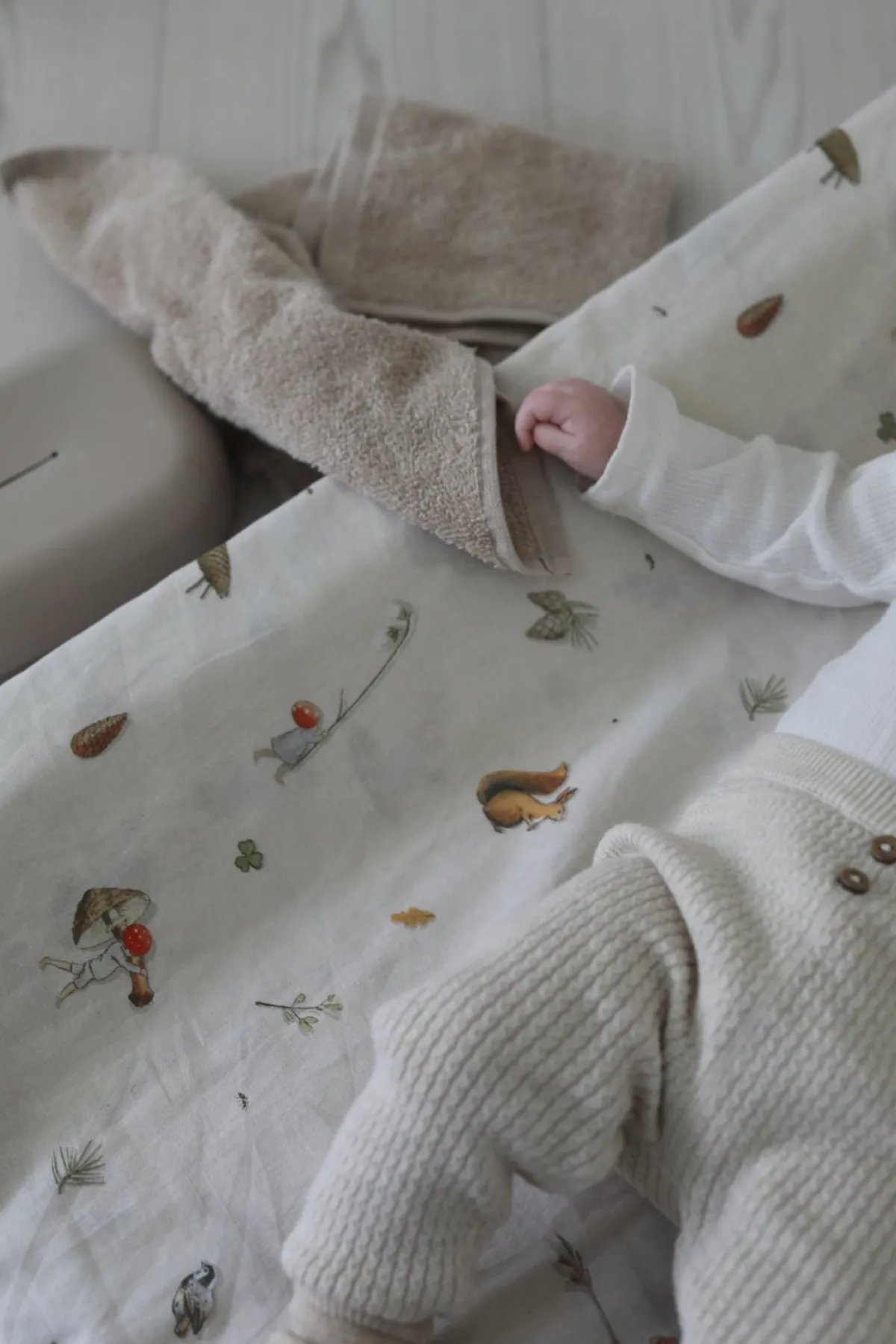 ElsaBeskow Pusleborde-Elsa Beskow Julemandens børn Puslepude, Beige