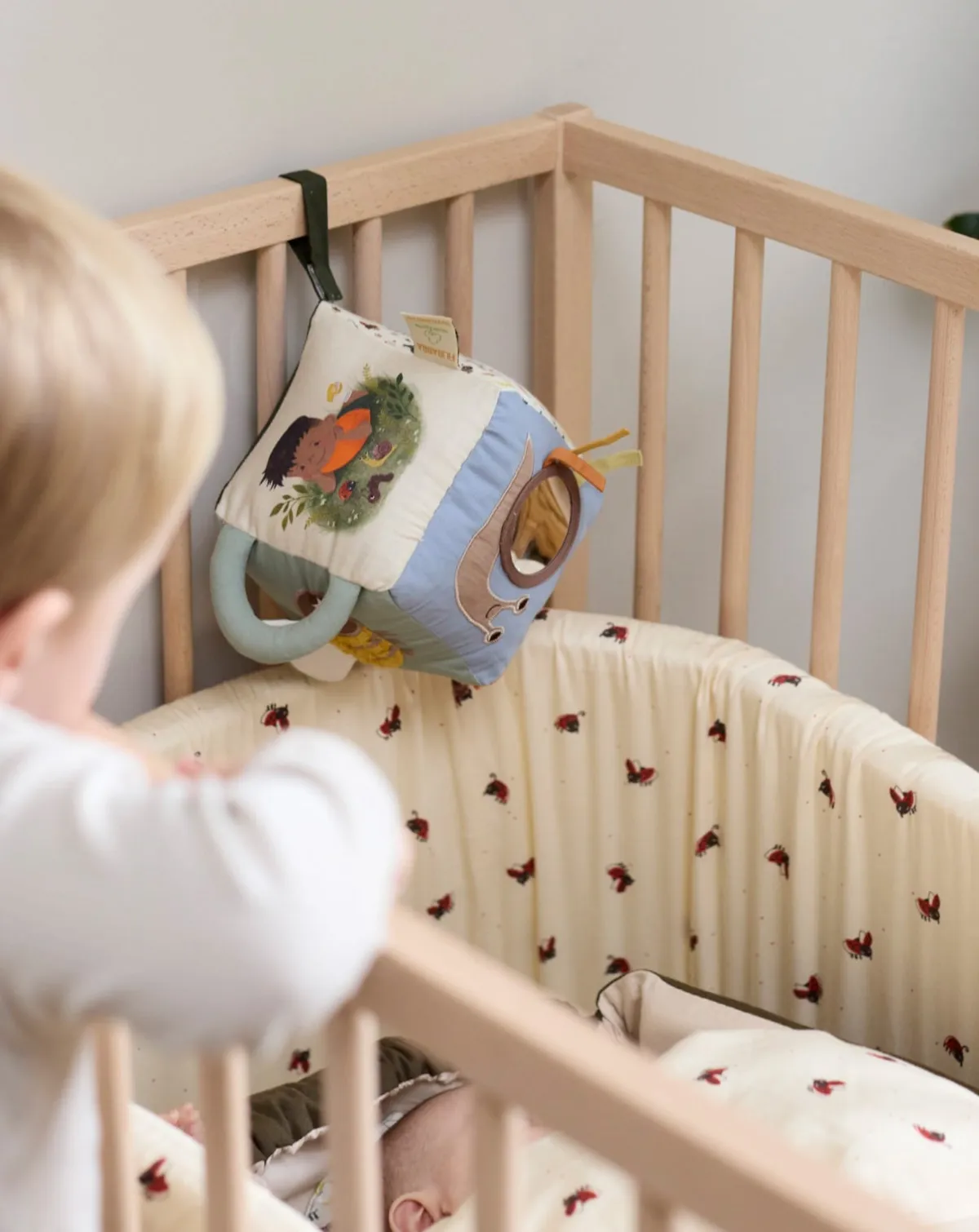 FILIBABBA Little Wonders Blød Aktivitetslegetøj