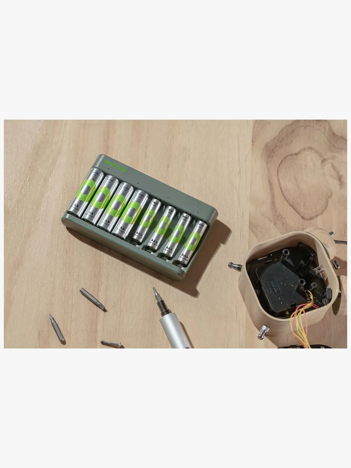 GPBatterier Elektronik & Media-GP Batterier Recyko E821 8-Slot Charger, 4 AA + 4 AAA