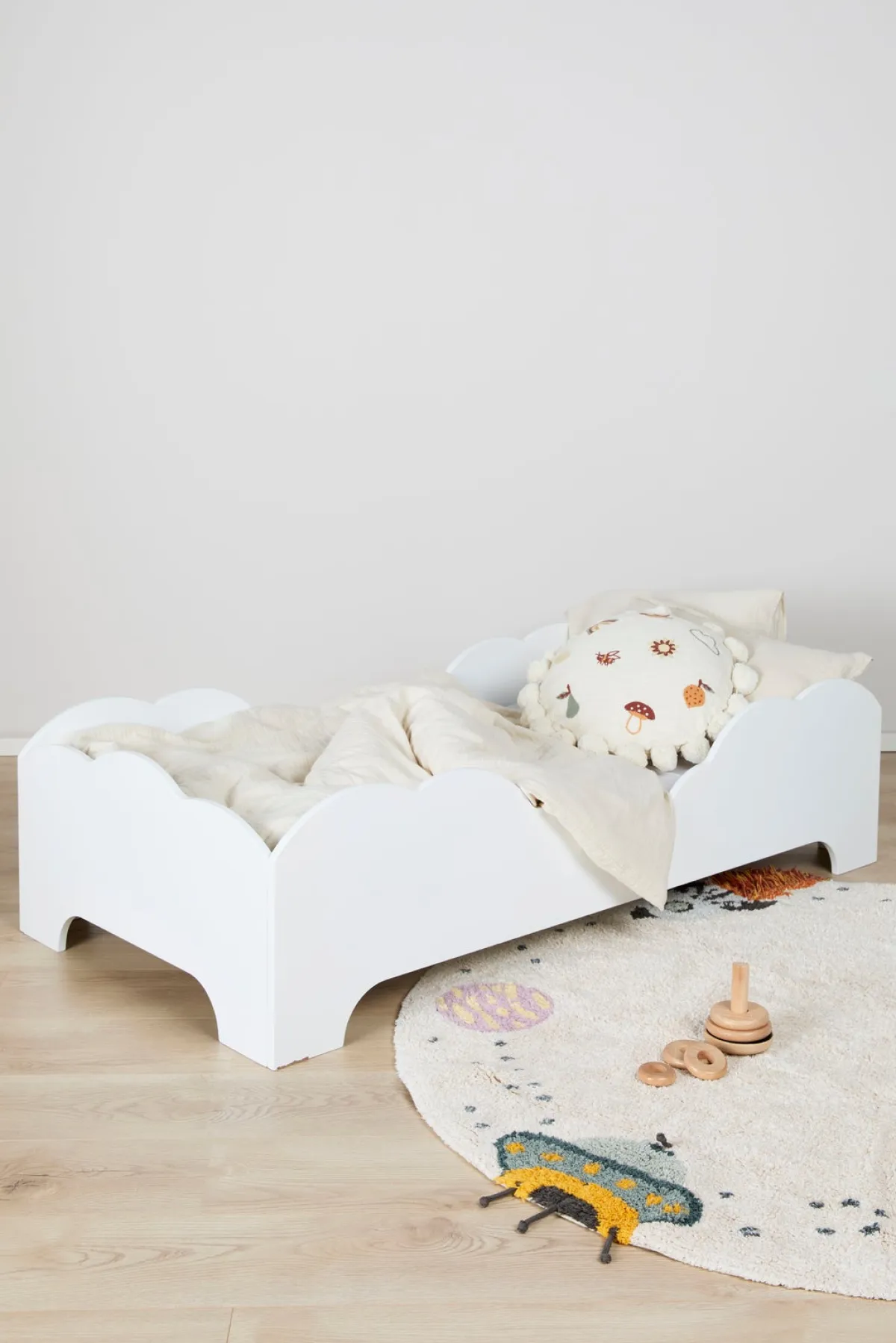 Børnesenge & Tilbehør|JLY BELLA Skyet Juniorseng 70x140 med BabyMatex Madras Carpathia