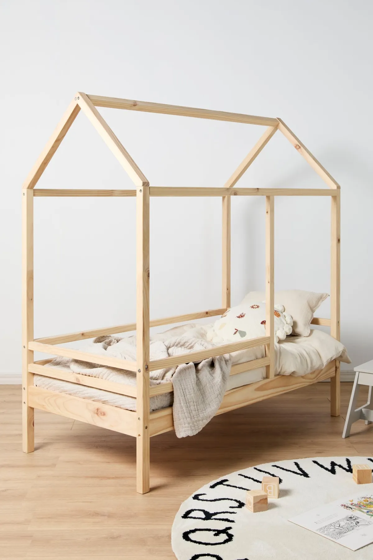 Børnesenge & Tilbehør|Minitude Nordic Jax Juniorseng med BabyMatex Madras Carpathia 70x140, Natur