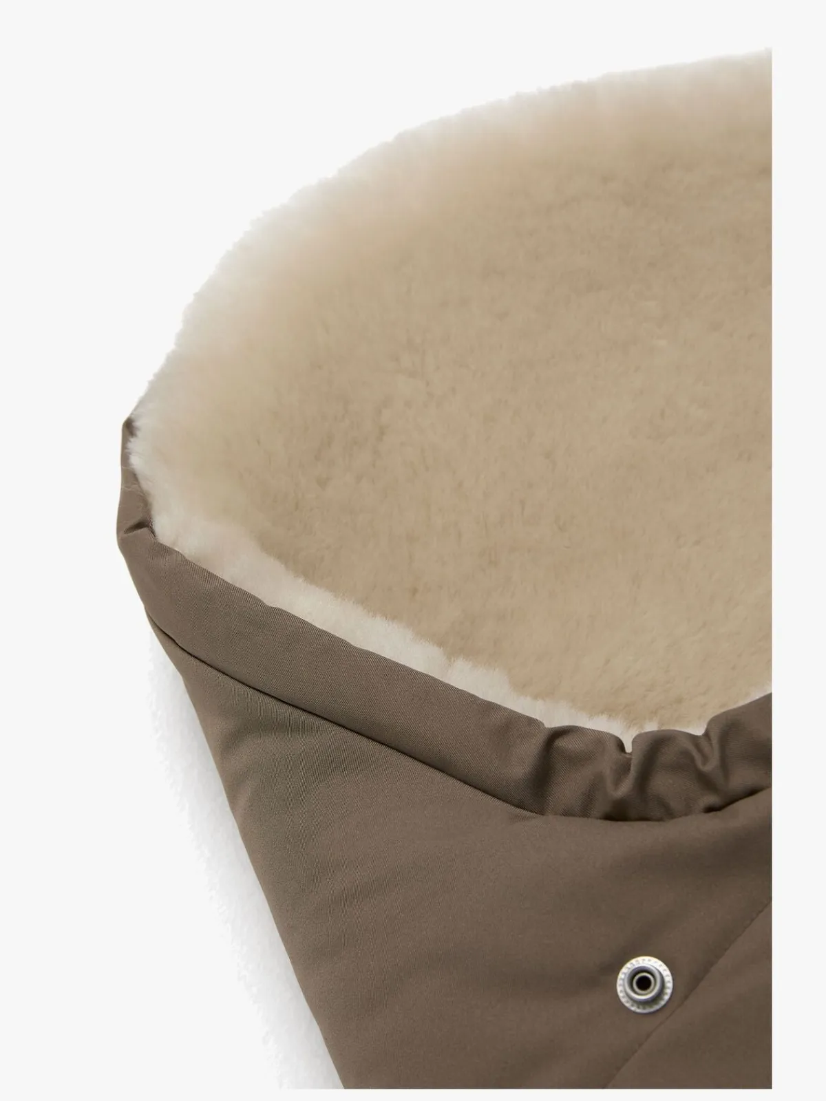 Køreposer|Nordlys Fenya Mini Lammeskindskørepose, Valnød/Beige Brun/Beige